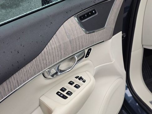 Used 2023 Volvo XC90 B6 Plus w/ Protection Package Premier image 39