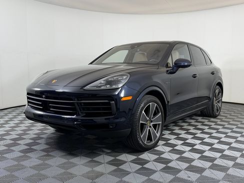 Used 2023 Porsche Cayenne AWD/4WD image 1