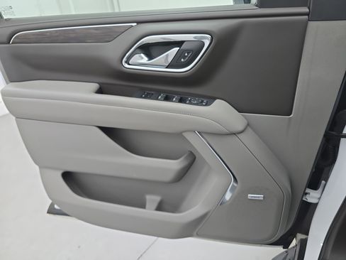 Used 2023 Chevrolet Tahoe LT w/ Luxury Package image 28