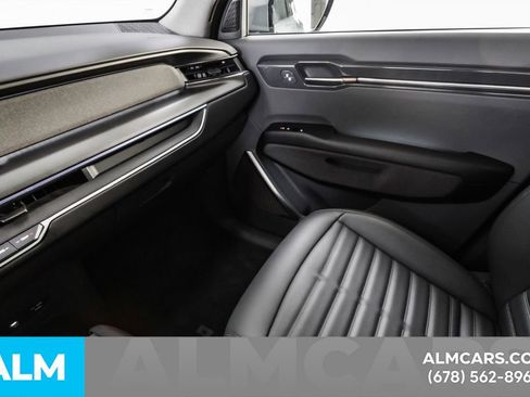 Used 2024 Kia EV9 Land image 46