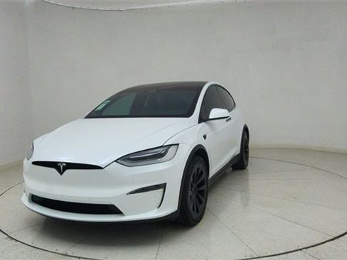 Used 2022 Tesla Model X image 63