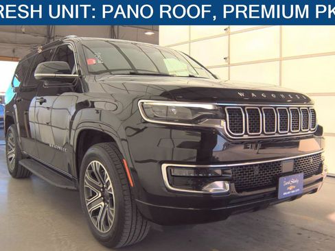 Used 2023 Jeep Wagoneer 4WD w/ Premium Group I image 1