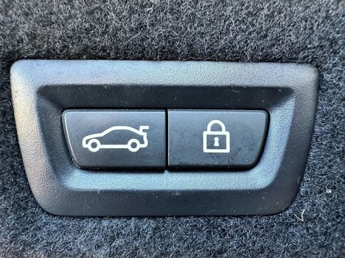 Used 2019 BMW 750i xDrive w/ Executive Package image 28