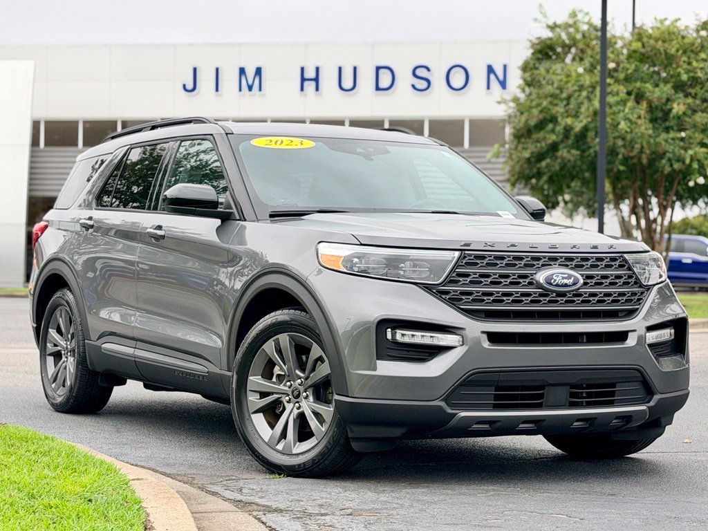 Certified 2023 Ford Explorer XLT w/ Equipment Group 202A RWD image 2