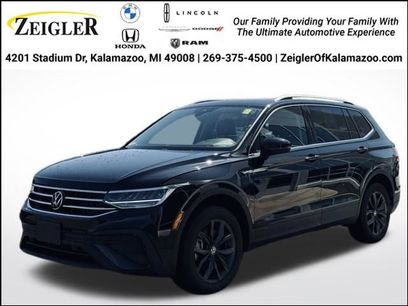 Used 2023 Volkswagen Tiguan SE w/ Panoramic Sunroof Package