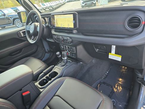 New 2026 Jeep Wrangler Unlimited Rubicon w/ Safety Group image 31