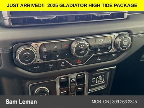 New 2025 Jeep Gladiator High Tide image 15