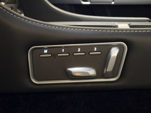 Used 2015 Aston Martin DB9 Coupe image 13