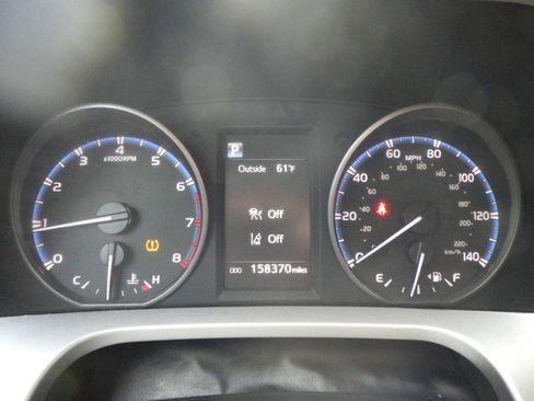 Used 2017 Toyota RAV4 XLE image 20