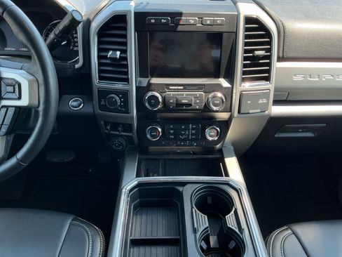 Used 2020 Ford F350 Lariat w/ Lariat Ultimate Package AWD/4WD image 11