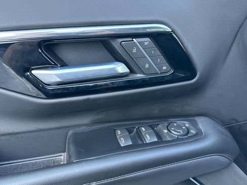 Used 2025 Chevrolet Tahoe Z71 image 12