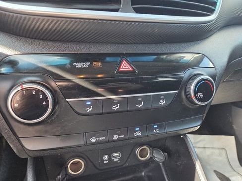 Used 2019 Hyundai Tucson SE image 12