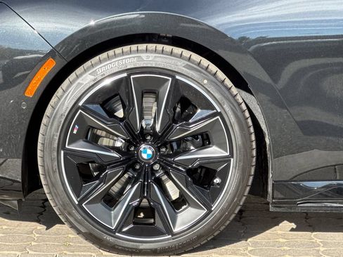 New 2026 BMW i7 xDrive60 w/ Executive Package AWD/4WD image 32