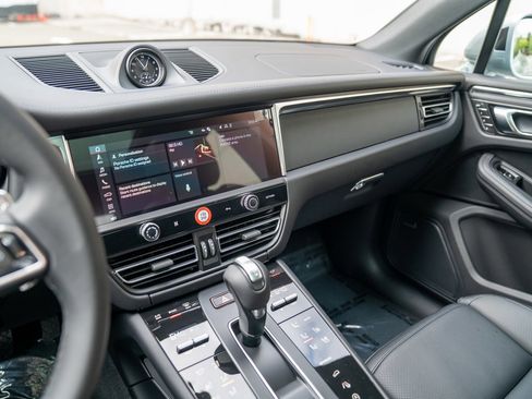 Certified 2026 Porsche Macan Turbo AWD/4WD image 14