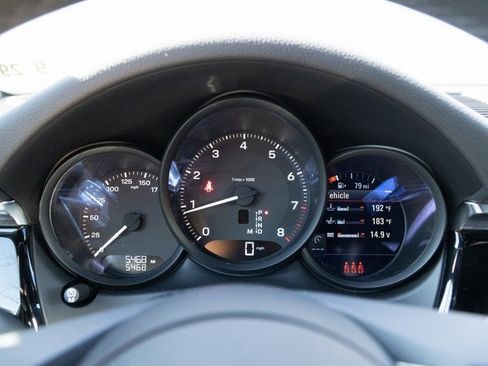 Certified 2025 Porsche Macan image 24