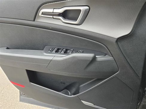 Certified 2024 Kia Sportage LX image 14