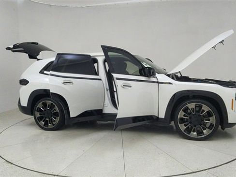 Used 2023 BMW XM Base image 71