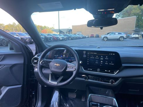 Used 2025 Chevrolet Equinox LT image 30