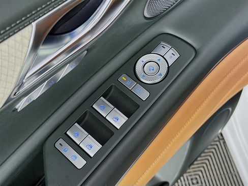 Certified 2025 Genesis GV80 3.5T Prestige image 20