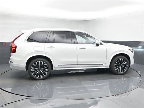 New 2026 Volvo XC90 B6 Ultra image 8