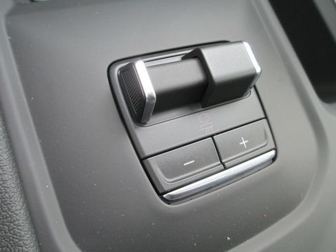 New 2026 GMC Sierra 2500 AT4 w/ AT4 Premium Plus Package AWD/4WD image 20