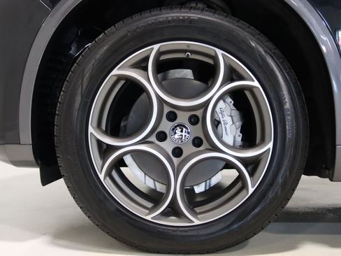 Used 2022 Alfa Romeo Stelvio Ti AWD/4WD image 74