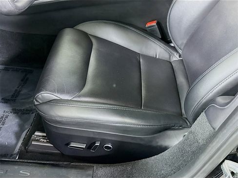 Used 2022 Tesla Model S image 24