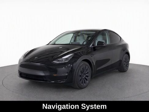 Used 2024 Tesla Model Y Long Range AWD/4WD image 2