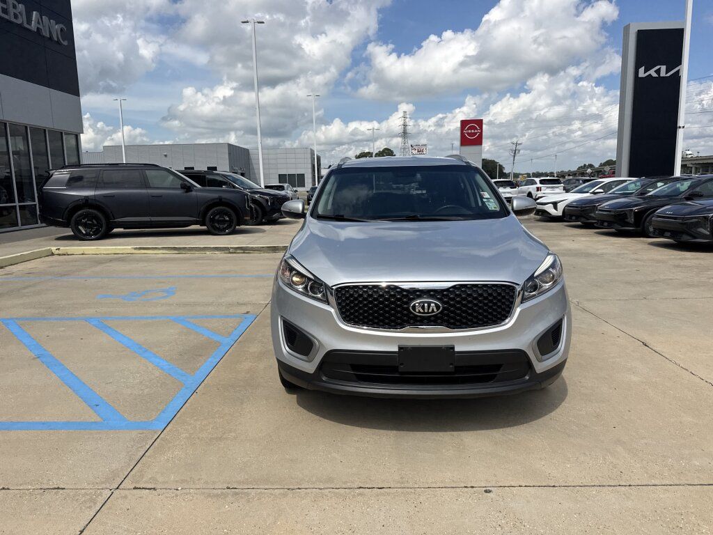 Used 2018 Kia Sorento FWD image 8