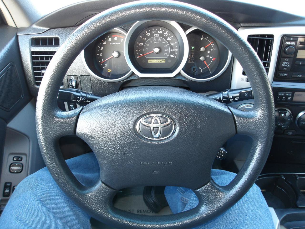 Used 2006 Toyota 4Runner SR5 AWD/4WD image 15