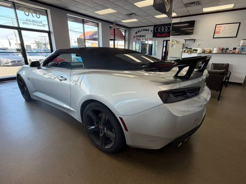 Used 2018 Chevrolet Camaro SS RWD image 50