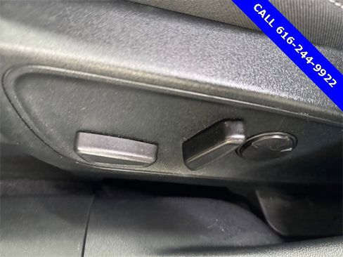 Used 2022 Ford Escape SE w/ Cold Weather Package image 23