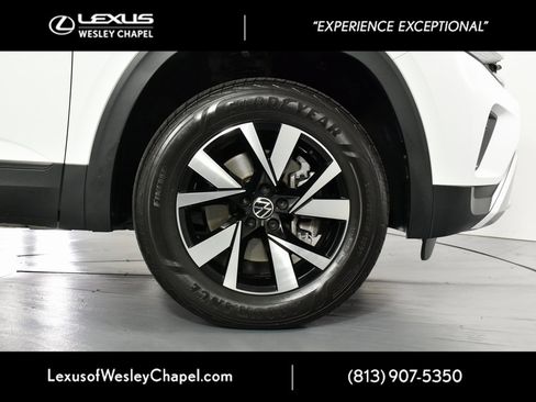 Used 2021 Volkswagen Atlas Cross Sport SE image 5