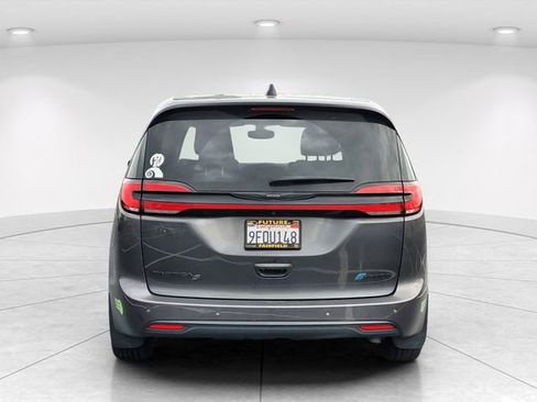 Used 2023 Chrysler Pacifica Touring-L w/ S Appearance Package image 5