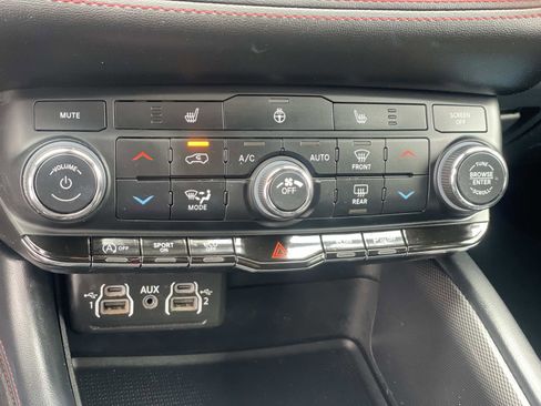 Used 2023 Dodge Durango GT RWD image 18