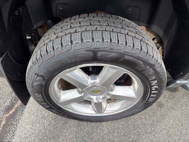 Used 2013 Chevrolet Avalanche LS w/ All-Star Edition AWD/4WD image 9
