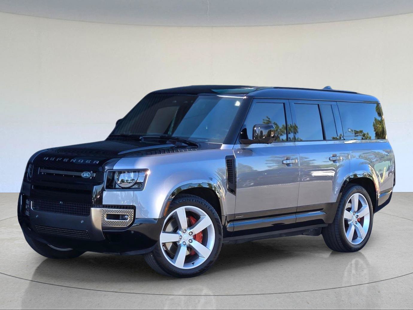 Used 2024 Land Rover Defender 130 X AWD/4WD image 1