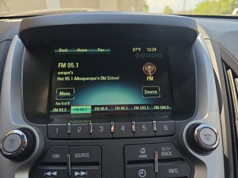 Used 2016 Chevrolet Equinox LT image 16