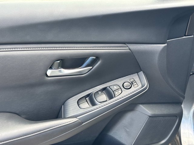 Used 2025 Nissan Sentra SV FWD image 21