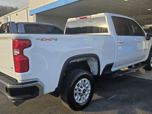 Used 2025 Chevrolet Silverado 2500 LT w/ Convenience Package image 4