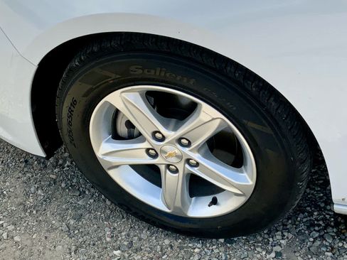 Used 2023 Chevrolet Malibu LT FWD image 16