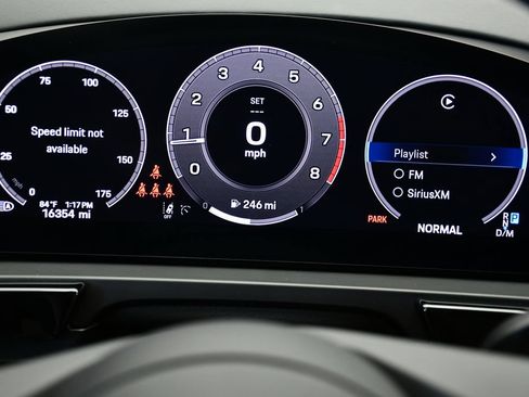 Certified 2025 Porsche Cayenne AWD/4WD image 28