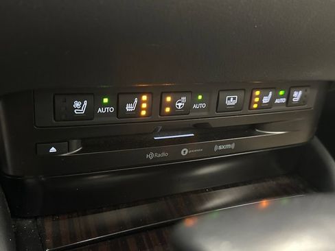 Used 2019 Lexus ES 300h 300h image 26