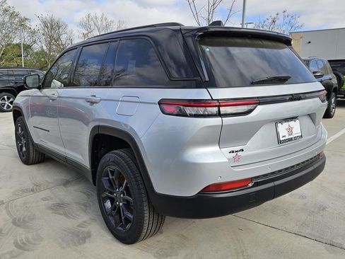 New 2025 Jeep Grand Cherokee Limited image 3