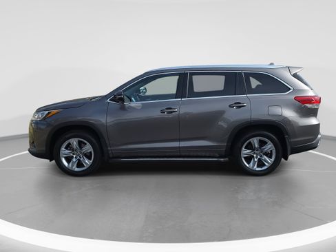 Used 2017 Toyota Highlander Limited image 8