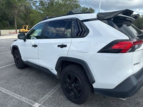 Used 2021 Toyota RAV4 XLE w/ Convenience Package AWD/4WD image 2