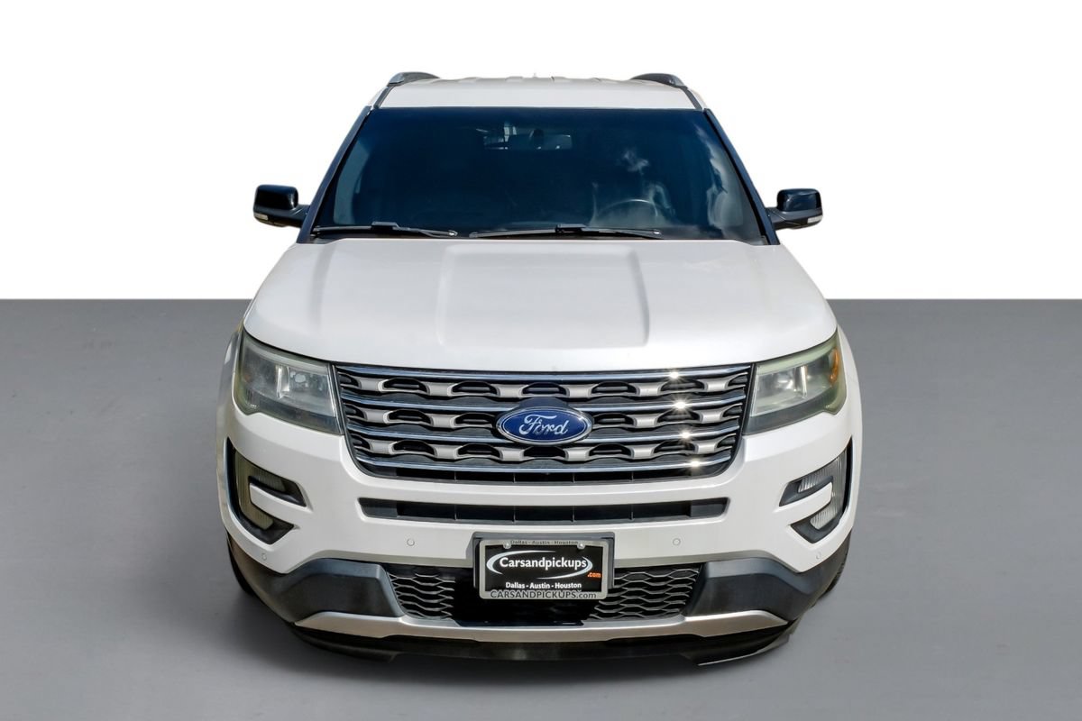 Used 2017 Ford Explorer XLT w/ Equipment Group 202A FWD image 48