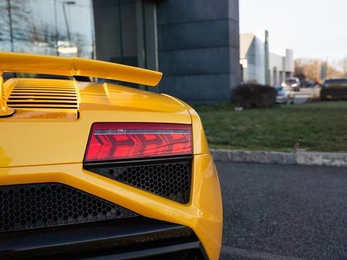 Used 2013 Lamborghini Gallardo LP 560-4 image 21