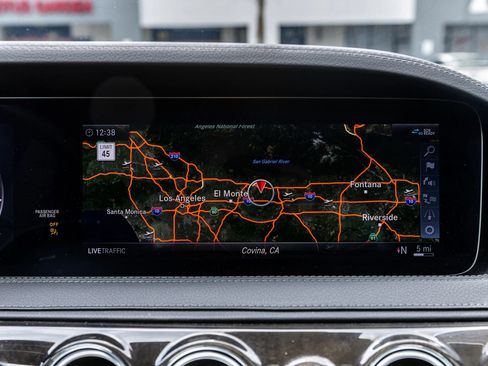 Used 2019 Mercedes-Benz S 560 Sedan image 27