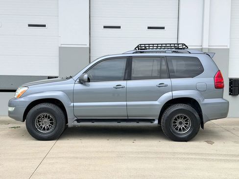 Used 2004 Lexus GX 470 AWD/4WD image 2